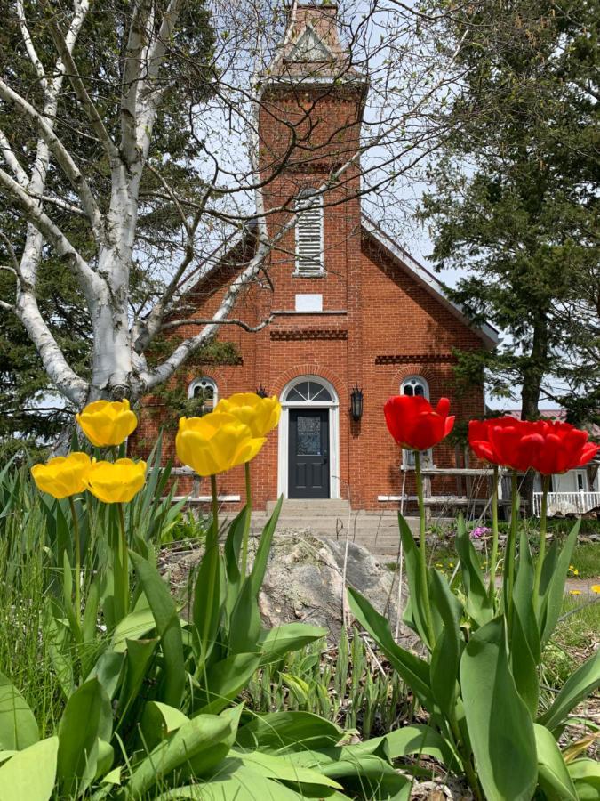 The Prince Edward County Church, A Unique Escape ベルビル エクステリア 写真